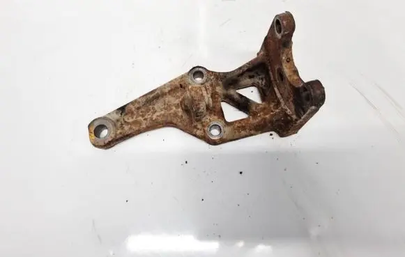 KIA Carnival Engine mounting bracket