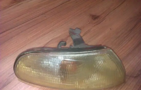 Ford Mondeo MK II Front indicator light