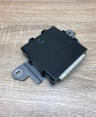 Toyota Prius (XW20) Keyless (KESSY) go control unit/module 8999047023 2325000320