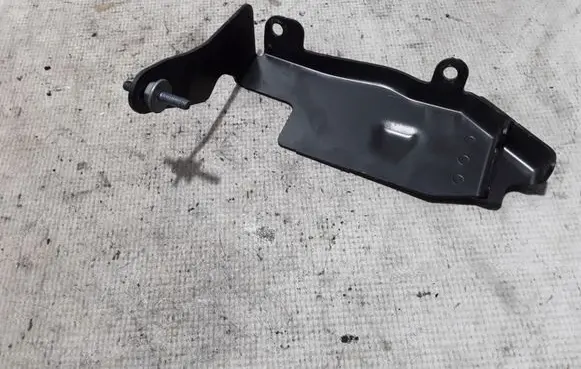 Ford Kuga II Air filter cleaner box bracket assembly 9672914080