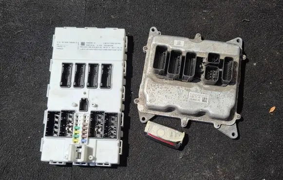 BMW 4 F32 F33 Engine ECU kit and lock set 8626171 9348385