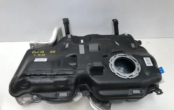 Mercedes-Benz GLA H247 Fuel tank A2474701704