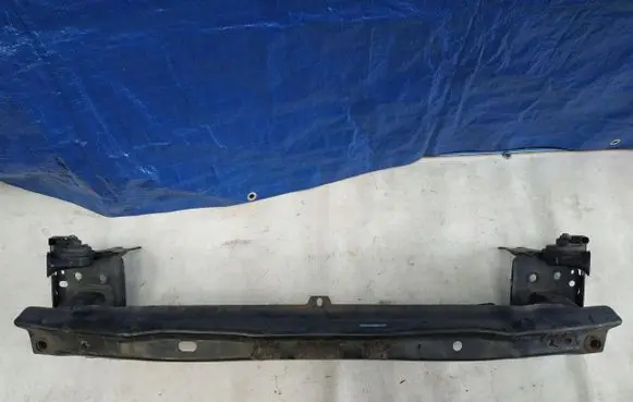Volkswagen Touareg I Front bumper support beam 