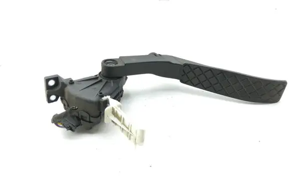 Volkswagen Touareg I Accelerator throttle pedal 7L6723507
