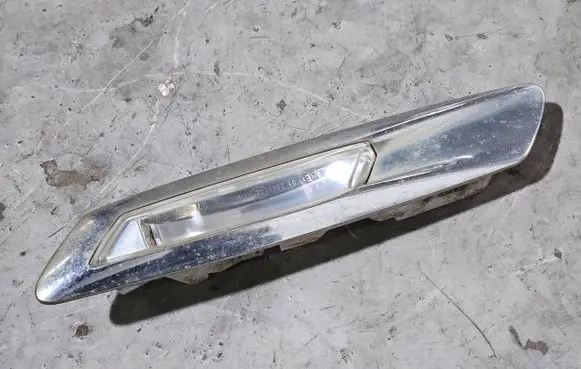 BMW 5 F10 F11 Front fender indicator light 7154170 7154168