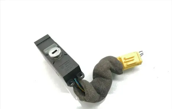 Volkswagen Touareg I Passenger airbag on/off switch 7L6919211