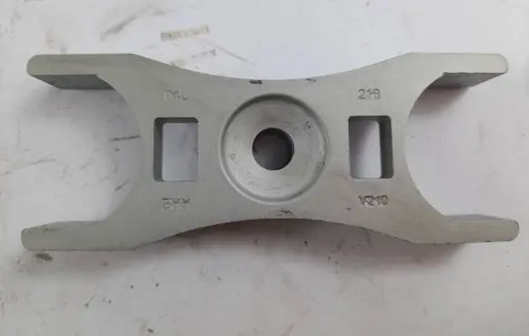 Volkswagen Golf VIII Fuel Injector clamp holder 04L216