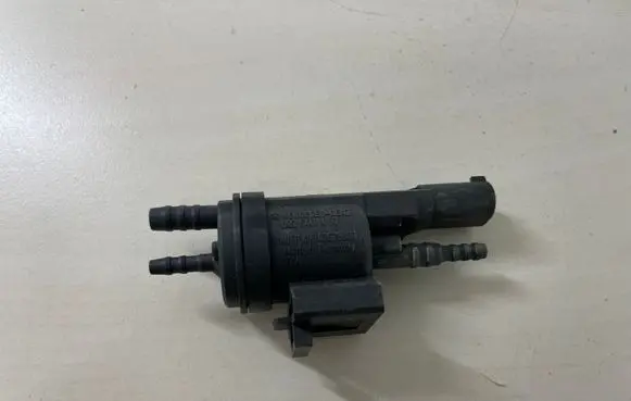 Mercedes-Benz S W221 Vacuum valve 0025401497