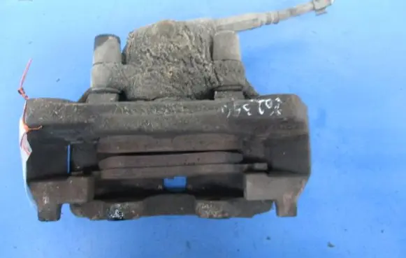 Mercedes-Benz Vito Viano W638 Front brake caliper