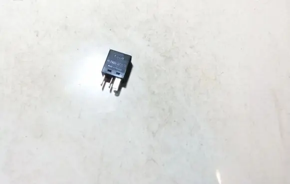 Mitsubishi Colt Other relay mb953382 v23075e1001x1