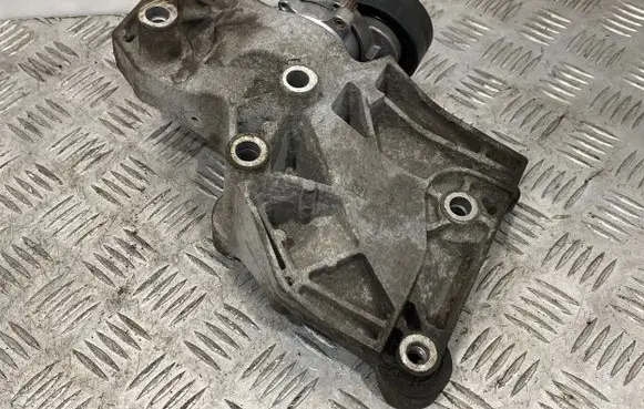 Opel Insignia A A/C compressor mount bracket 55562863 532274354