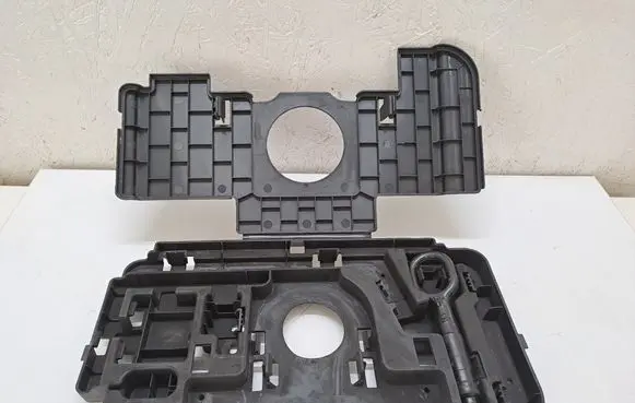 Audi A5 8T 8F Tool box 8T8813685 8K0805615