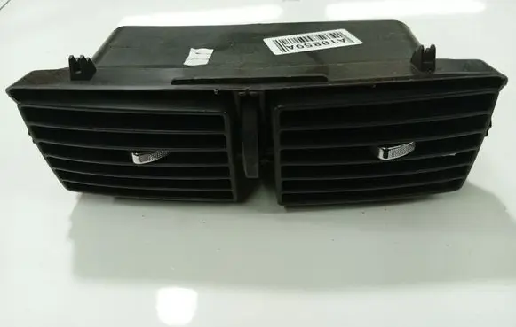 Peugeot 307 Dash center air vent grill A1079302