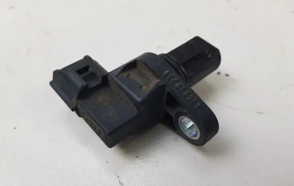 Mazda CX-7 Camshaft position sensor L3K918230