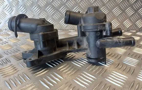 Volkswagen Golf V Thermostat/thermostat housing 03C121026R 03C121121D 03C121118D