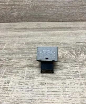 Toyota Yaris Other relay 8198050030 0665004650