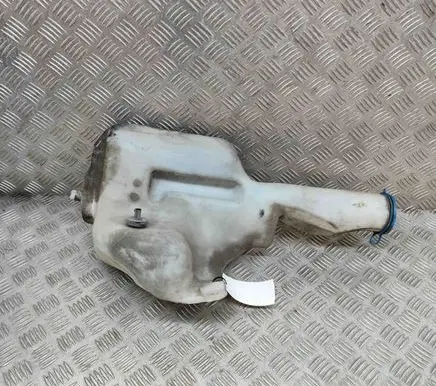 Windshield washer fluid reservoir/tank