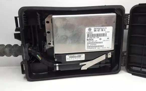 Volkswagen PASSAT B5 Gearbox control unit/module 3B0927156N