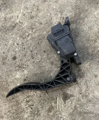 Audi A6 S6 C6 4F Accelerator throttle pedal 4F1723523A