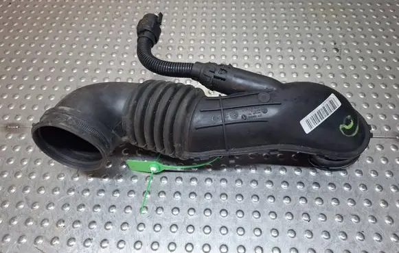 BMW 1 E81 E87 Air intake hose/pipe S26371743 7804846