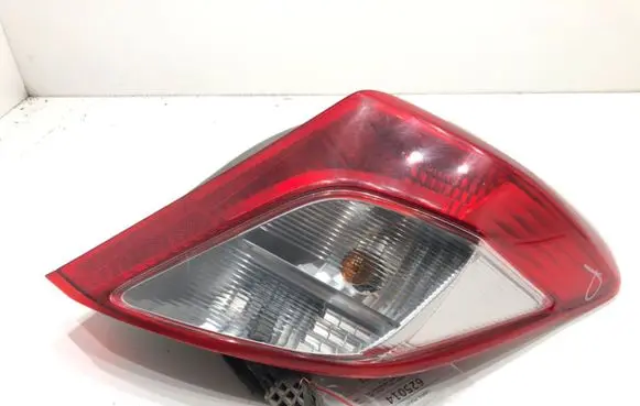 Toyota Yaris Rear/tail lights