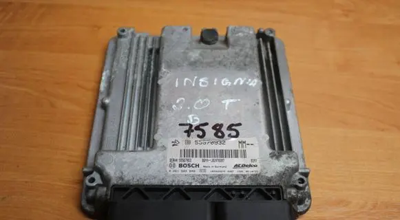 Opel Insignia A Engine control unit/module 55570932 55567953 0281S02648