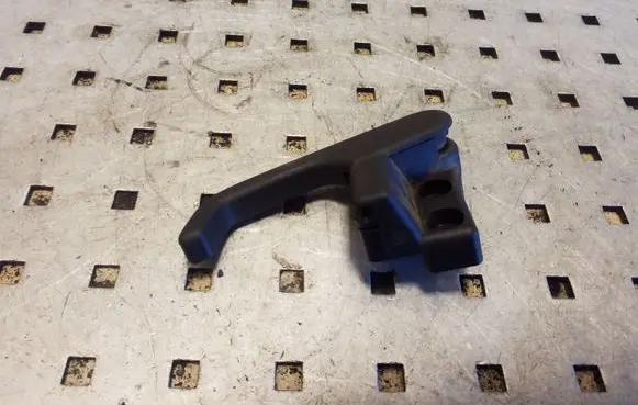 Engine bonnet (hood) release handle