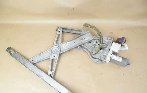 Toyota Corolla E120 E130 Front door window regulator with motor 106088 6982002130