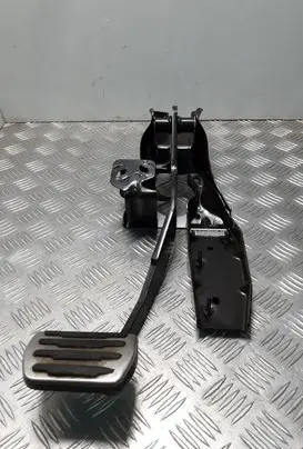 Land Rover Evoque I Brake pedal BJ3M2D094AA