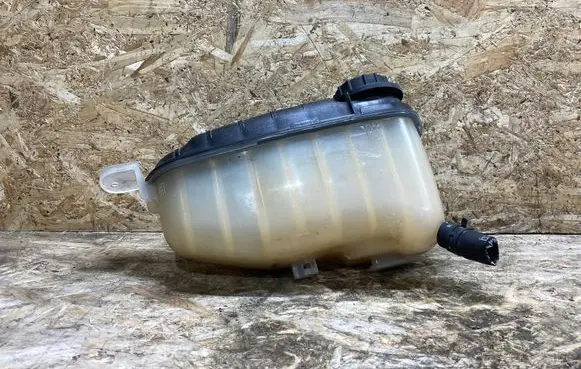 Coolant expansion tank/reservoir