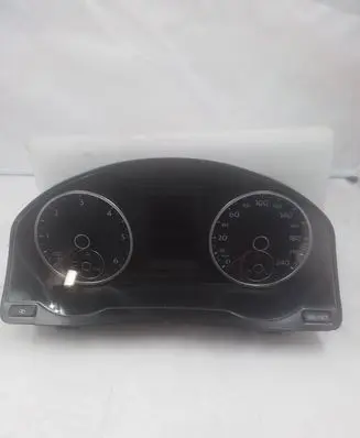 Volkswagen Tiguan Speedometer (instrument cluster) 5N0920871c VD104811