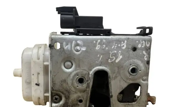 Audi A8 S8 D2 4D Front door lock 8D2837016F