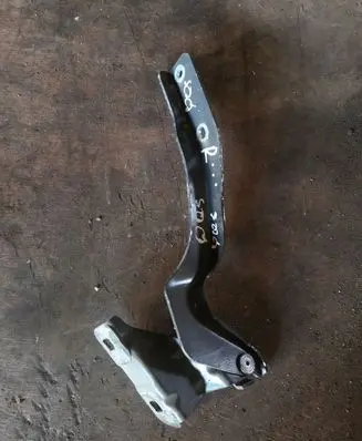 Nissan Qashqai Engine bonnet/hood hinges