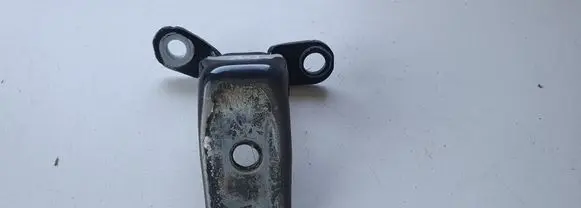 Honda CR-V Front door upper hinge