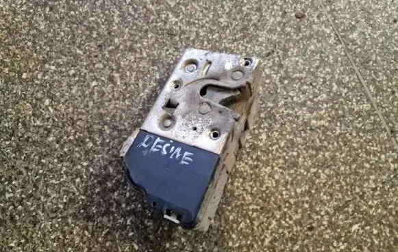 Citroen Berlingo Front door lock