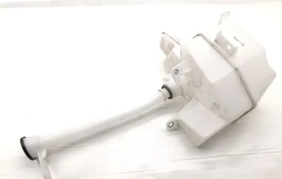 Windshield washer fluid reservoir/tank