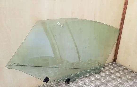 Peugeot 508 Front door window glass four-door