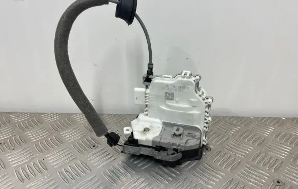 Audi Q5 SQ5 Rear door lock 8X0839015D
