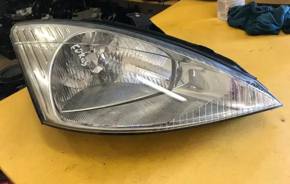Ford Focus Headlight/headlamp