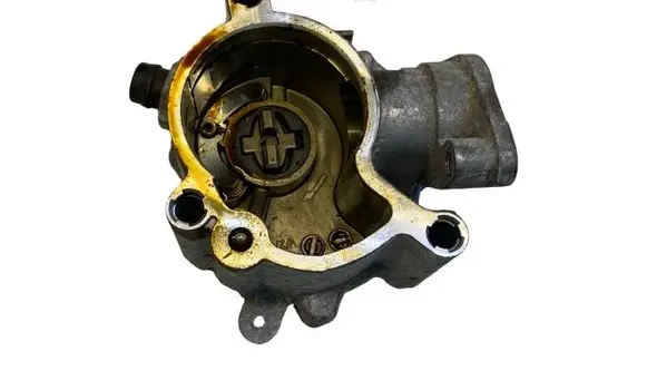 Volvo S60 Vacuum pump 31480558