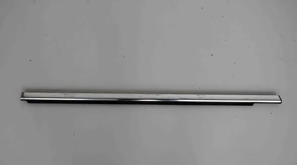 Mercedes-Benz R W251 Door glass trim 