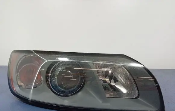 Volvo V50 Headlight/headlamp 30698890