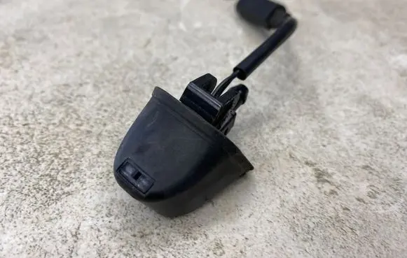 BMW 3 E90 E91 Windshield washer spray nozzle 8365385 19651621