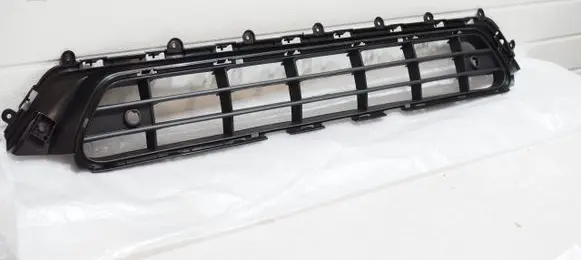 Volvo XC40 Front bumper lower grill 31650117