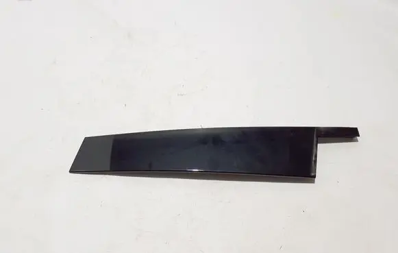 Mercedes-Benz GLC C253 Front door glass trim molding A2536900287