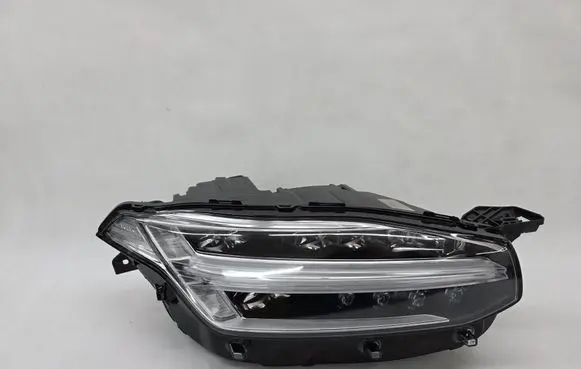 Volvo XC90 Headlight/headlamp 32262026