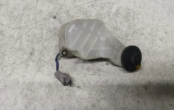 Toyota Avensis Verso Brake fluid reservoir 13231140260