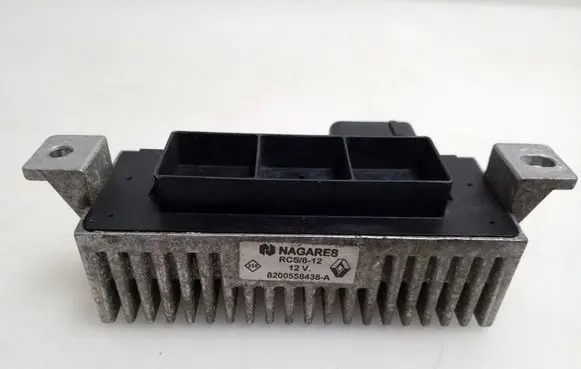 Nissan Juke I F15 Glow plug pre-heat relay 8200558438