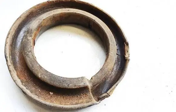 Hyundai Trajet Front coil spring rubber mount 