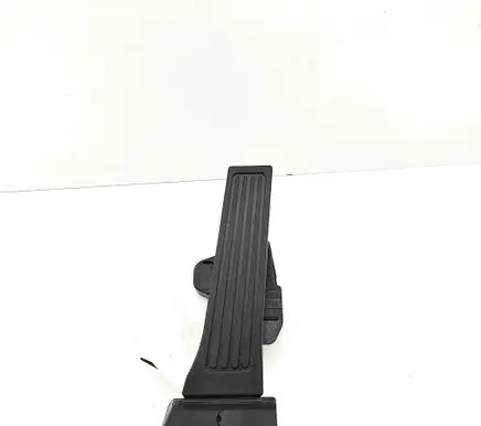 Hyundai Tucson TL Accelerator throttle pedal 32700D7800